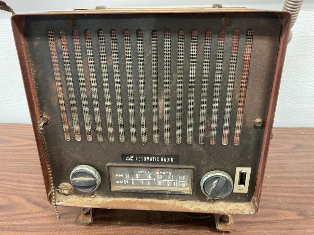 #351 - Vinatge tractor radio